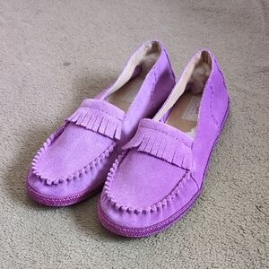 NWOT UGG Purple Suede Loafers size 4  🥿 Super soft and ADORABLE!!!🥿